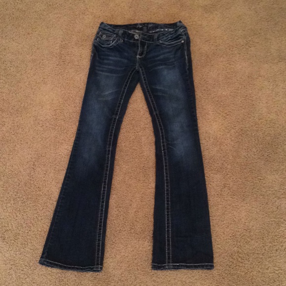 Amethyst Jeans - Picture 2 of 3